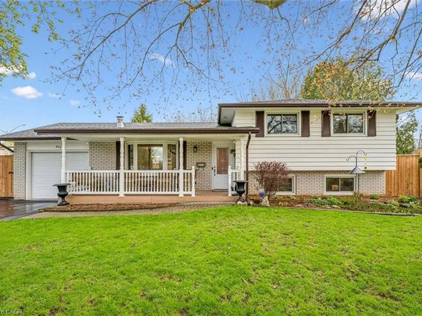 574 Sprucehill Ave, Waterloo, ON N2L 4V9