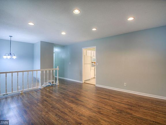 4th image of 901 Oak Ridge Trl NE