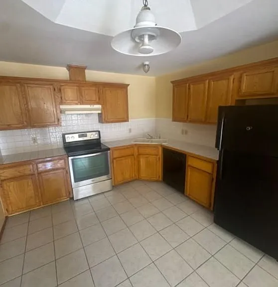 1306 E 11th St #9 — Photo 2