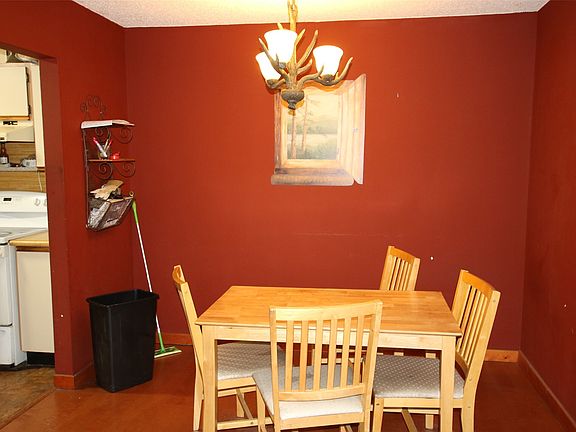 3rd image of 195 Chamberlain Cres #206