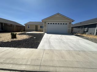 1831 Hickory Ln, Fernley, NV 89408