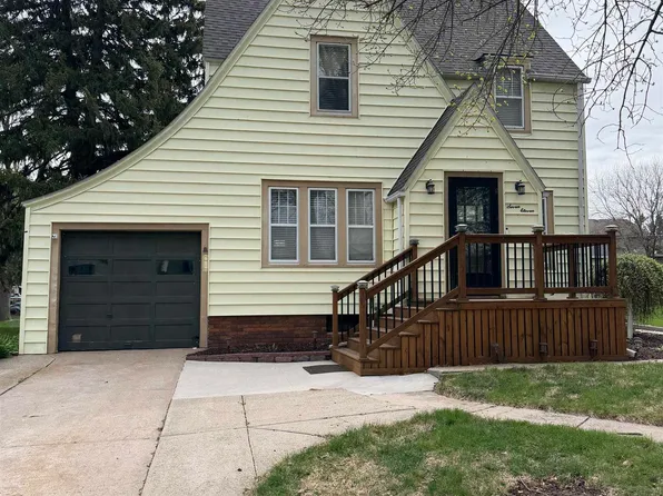 711 N Thomas Ave, Oakland, NE 68045