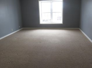 143 Center St APT A, Grayslake, IL 60030