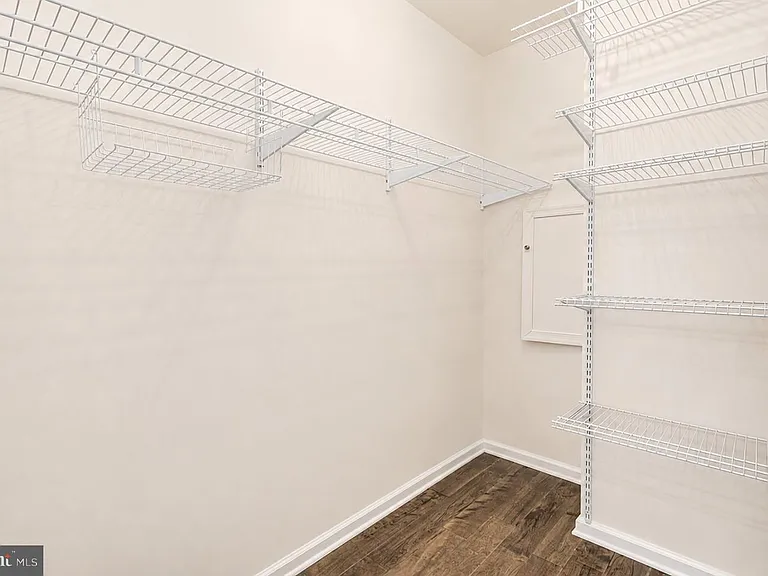 4 Regency Ct — Photo 43