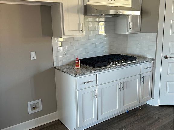 5th image of 2246 Crane Ave