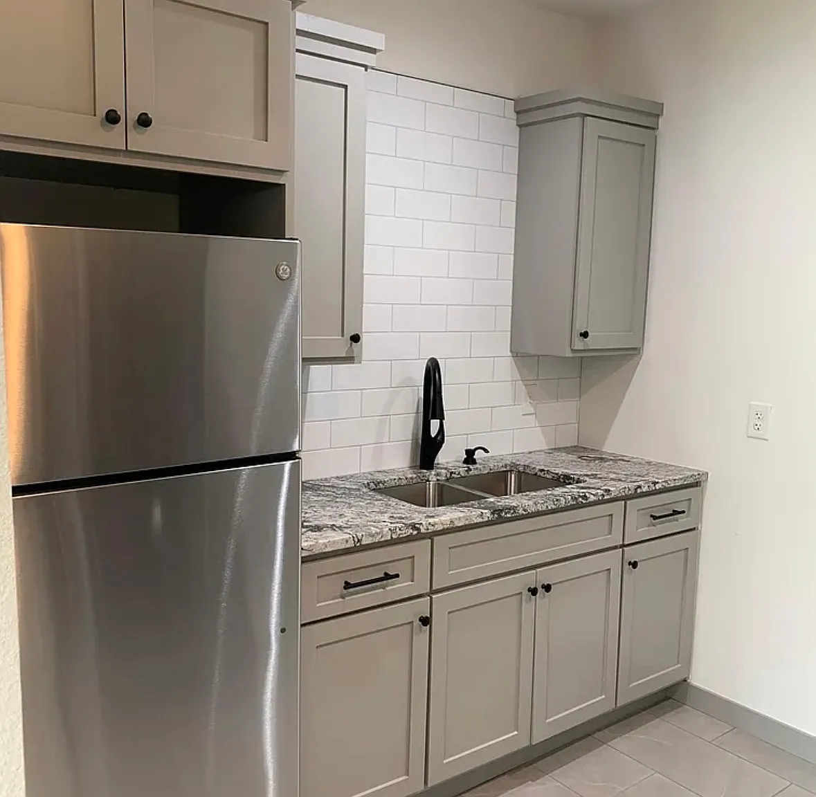 2 bed, 1.5 bath, 924 sqft, $1,250 — Photo 3