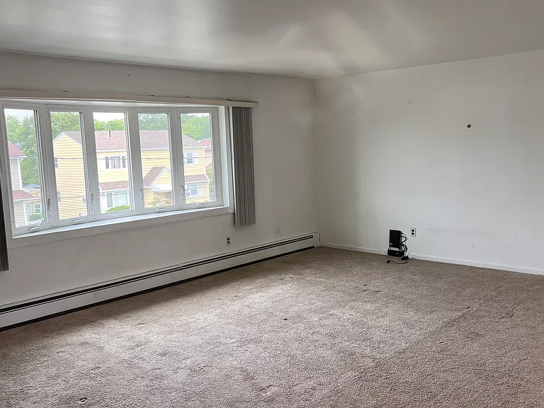 435 Steinway Rd #2 — Photo 3