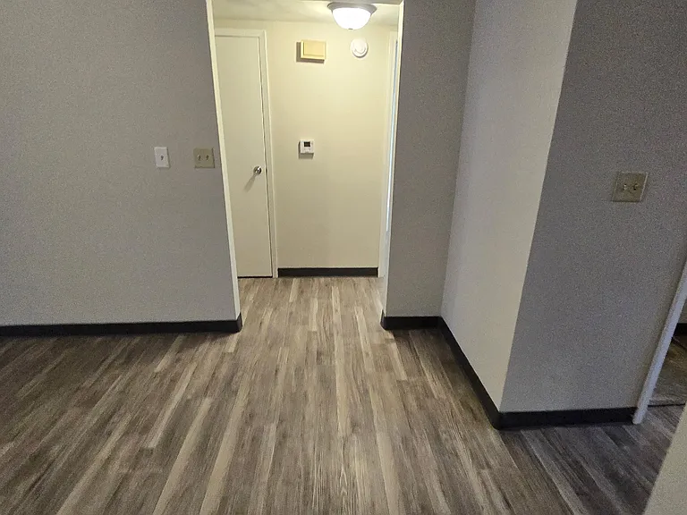 5201 S Brooks Dr #C — Photo 3