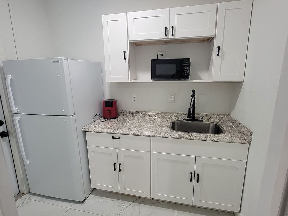1st image of 506 Skyline Blvd #1