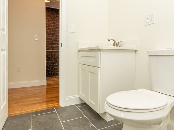 4th image of 78 W Cottage St #3