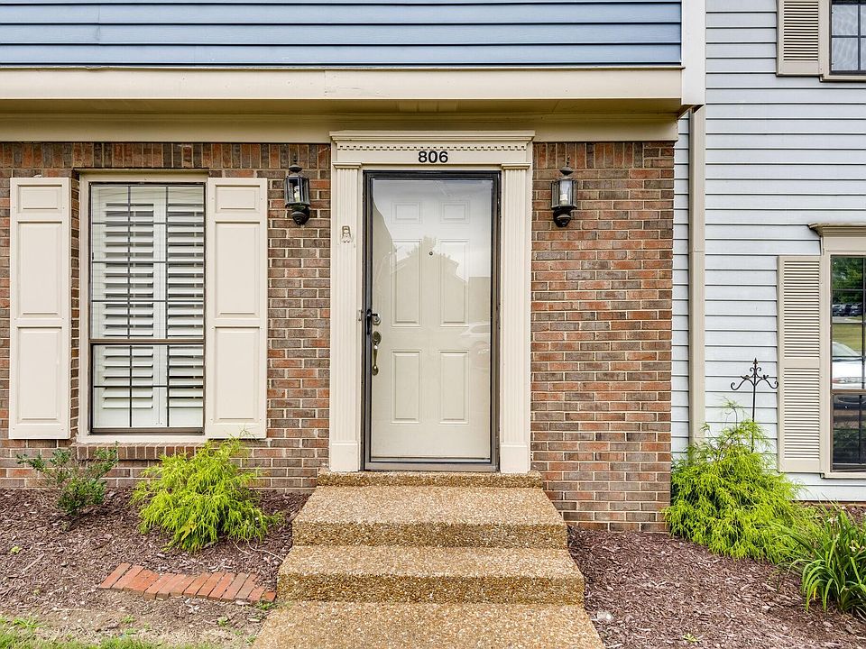 2nd image of 806 Brentwood Point