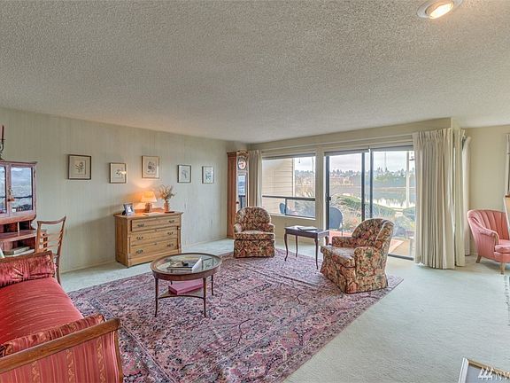 3rd image of 900 E Bay Dr NE #A105