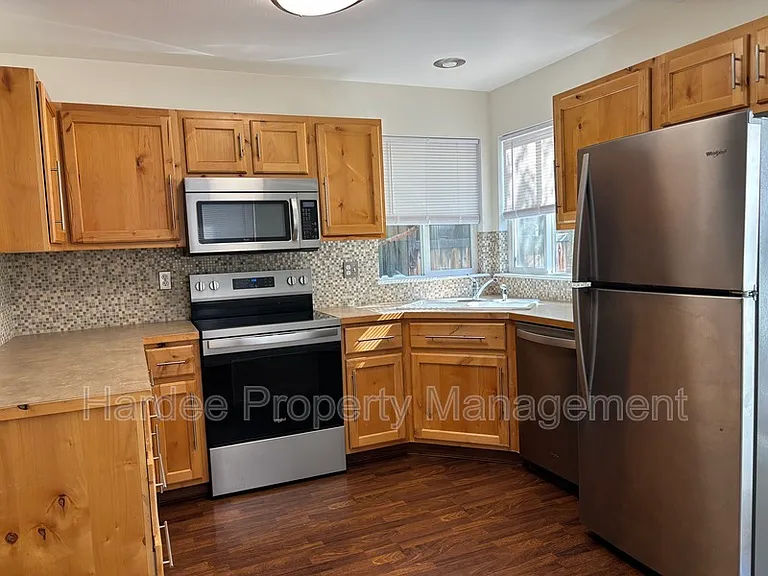 4419 Freemont St — Photo 3