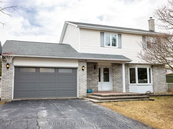 95 Castlebeau St, Russell, ON K0A 1W1