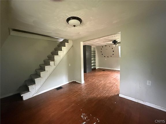 3rd image of 8642 Elpis Rd