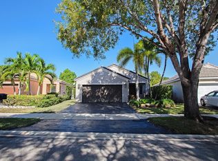 4345 Pine Ridge Ct, Weston, FL 33331