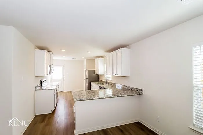 4 bed, 2.0 bath, 1794 sqft, $1,925 — Photo 3