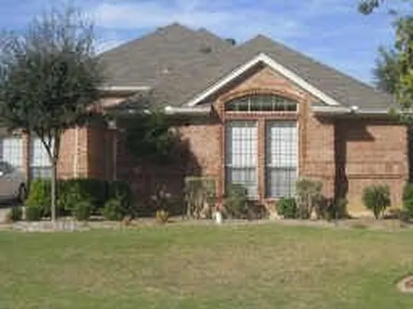 7817 Woodhaven Dr, North Richland Hills, TX 76182
