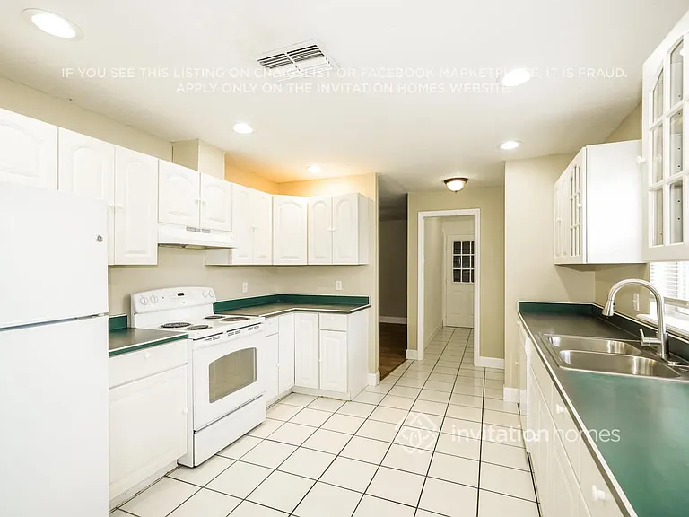 3236 Forestbrook Dr N — Photo 9