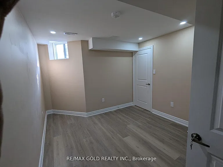 35 Latania Blvd — Photo 5