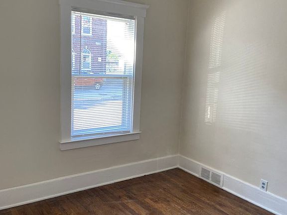 4th image of 3426 Evaline St #V