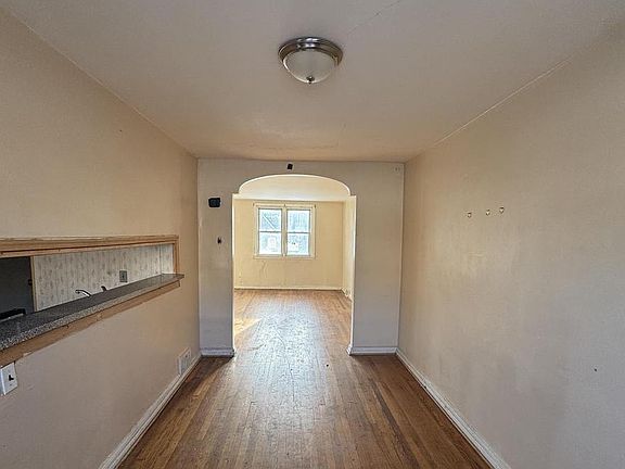 5th image of 6048 Agusta St