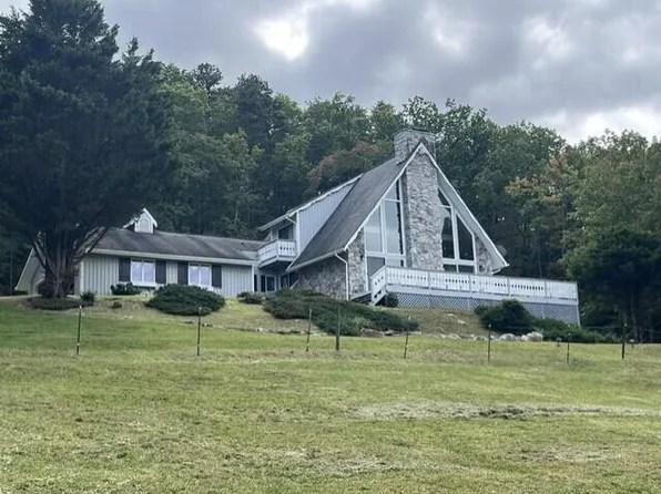 384 Easy Slope Ln, New Castle, VA 24127