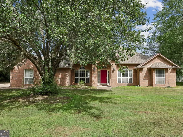 209 Lake Manor Dr, Kingsland, GA 31548