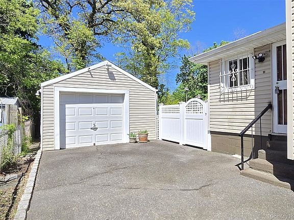 2nd image of 597 Woodland Drive
