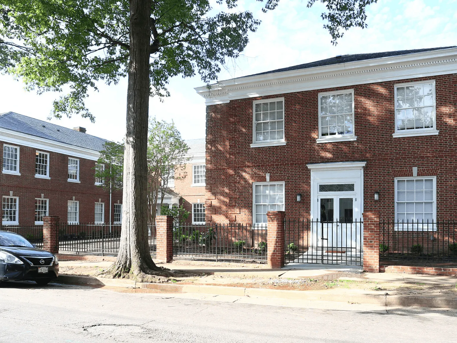 Parkwood Apartments — Photo 4