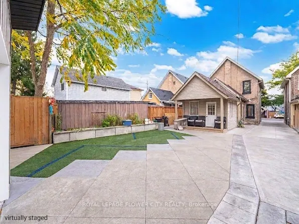 10 Pearl St, Brantford, ON N3T 3N4