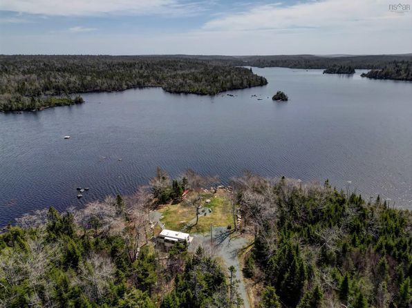 197 Peters Lake Rd, Halifax, NS B3T 1P6