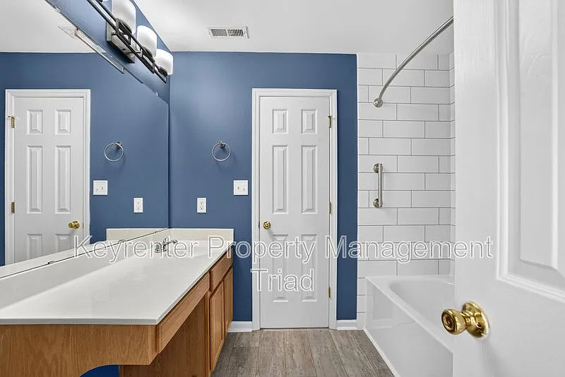 2 bed, 1.5 bath, 1008 sqft, $1,500 — Photo 4