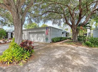 10457 Longwood Dr, Seminole, FL 33777
