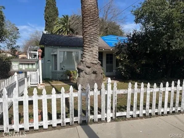 13029 Magnolia Blvd, Sherman Oaks, CA 91423
