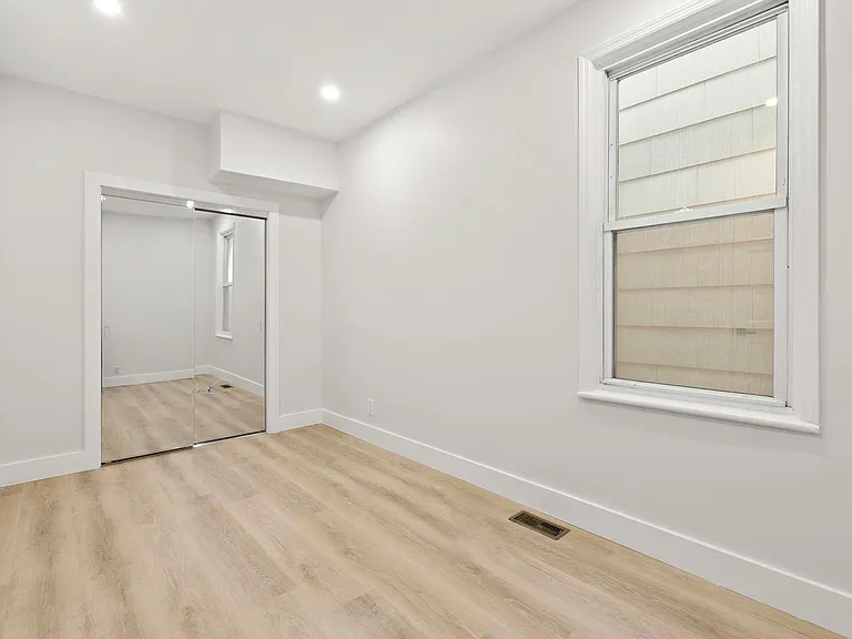 81 Humphrey Ave #1 — Photo 11