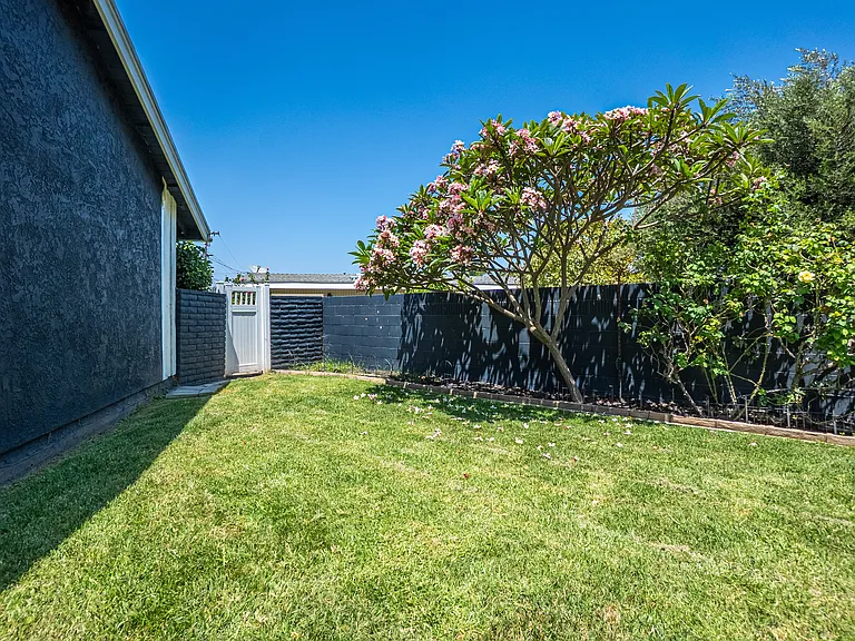 15634 Wharff Ln — Photo 35