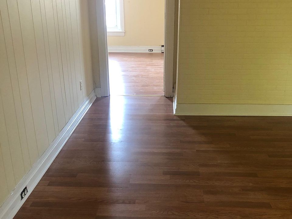 2nd image of 1106 W Linden St APT 2
