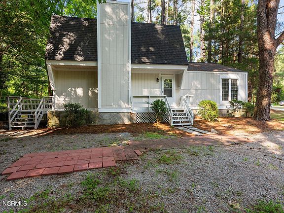 3rd image of 806 River Hill Drive