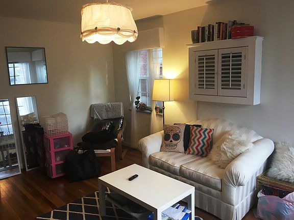 3rd image of 3622 Paxton Ave APT 2