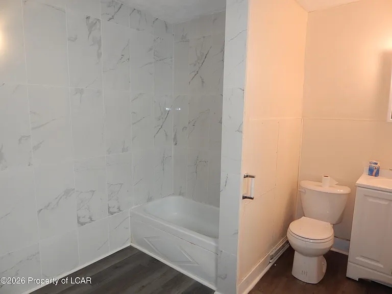 13 Woodbury St — Photo 9