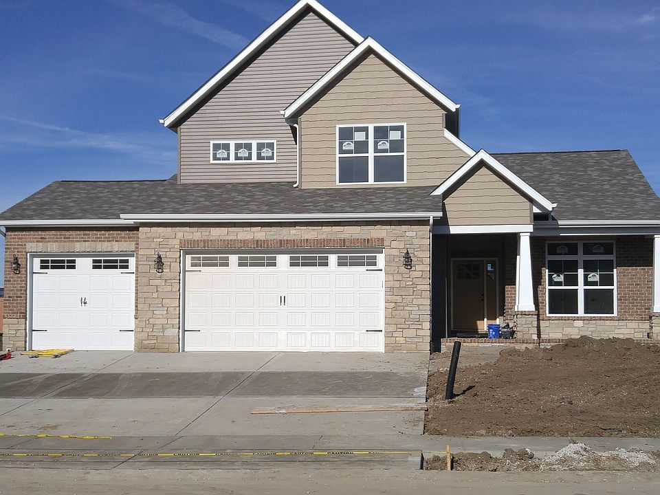 1st image of 236 Oakshire Dr E