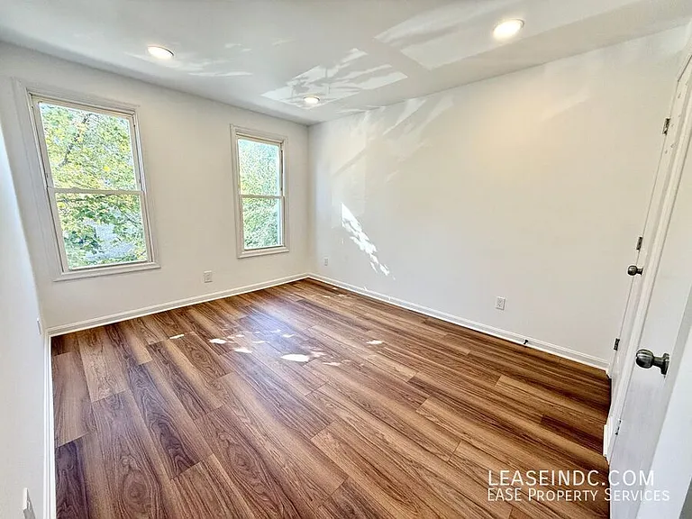 513 N St NW — Photo 31