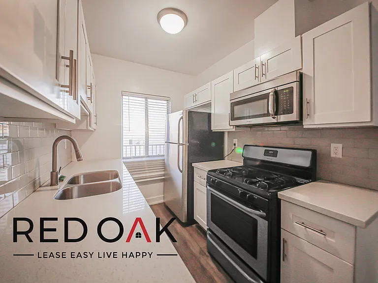 5128 De Longpre Ave #16 — Photo 2