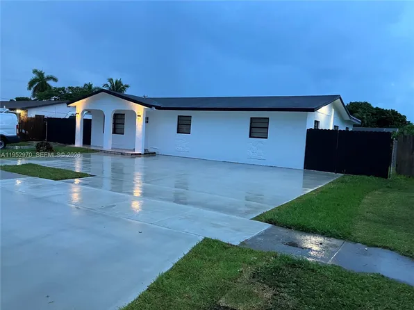 15621 SW 302nd St, Homestead, FL 33033