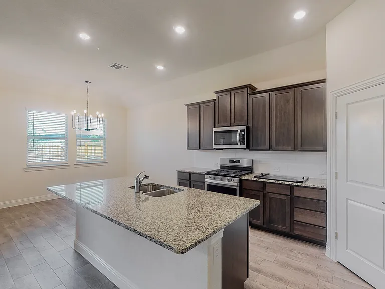 11029 Klondike Ln — Photo 15