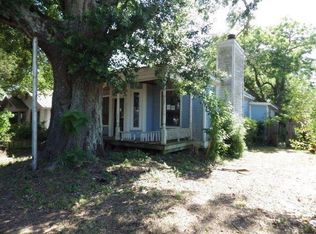 315 10th St, Hempstead, TX 77445