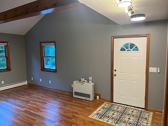 4th image of 135 Smith Rd #2