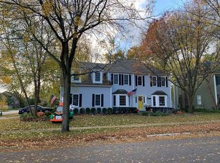 4301 Longmeadow Dr, Gurnee, IL 60031