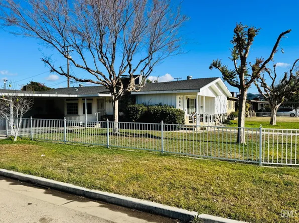 494 Montgomery Avenue, Porterville, CA 93257